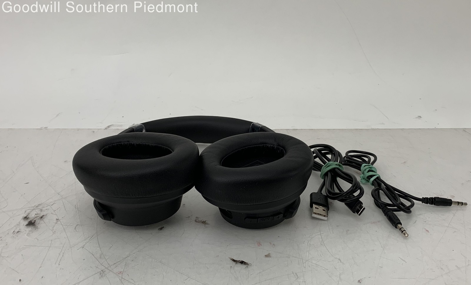 SoundCore Q20I A3004 Wireless Over-Ear Headphones in Case – Tested