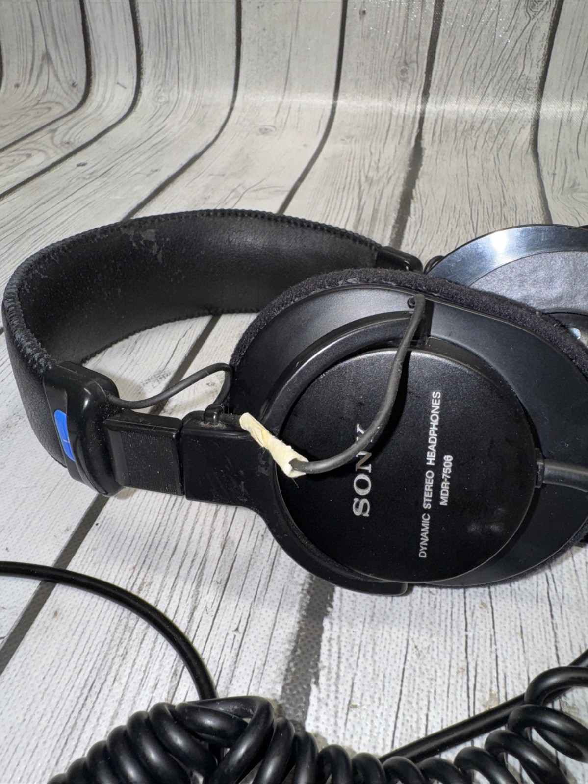 Sony MDR-7506 Professional Studio Wired Headphone Headset – Missing Ear Pad