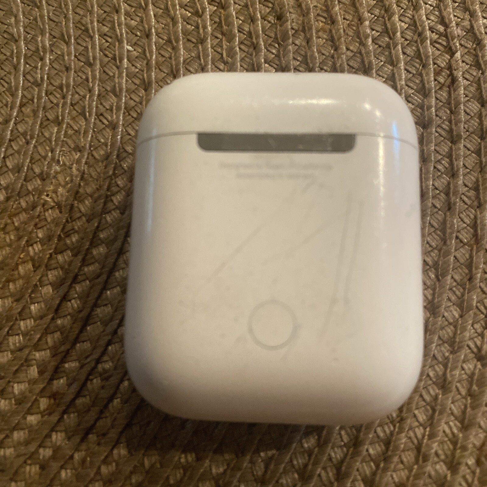 Airpods Gen 2 A2031 (look Closely See Description)