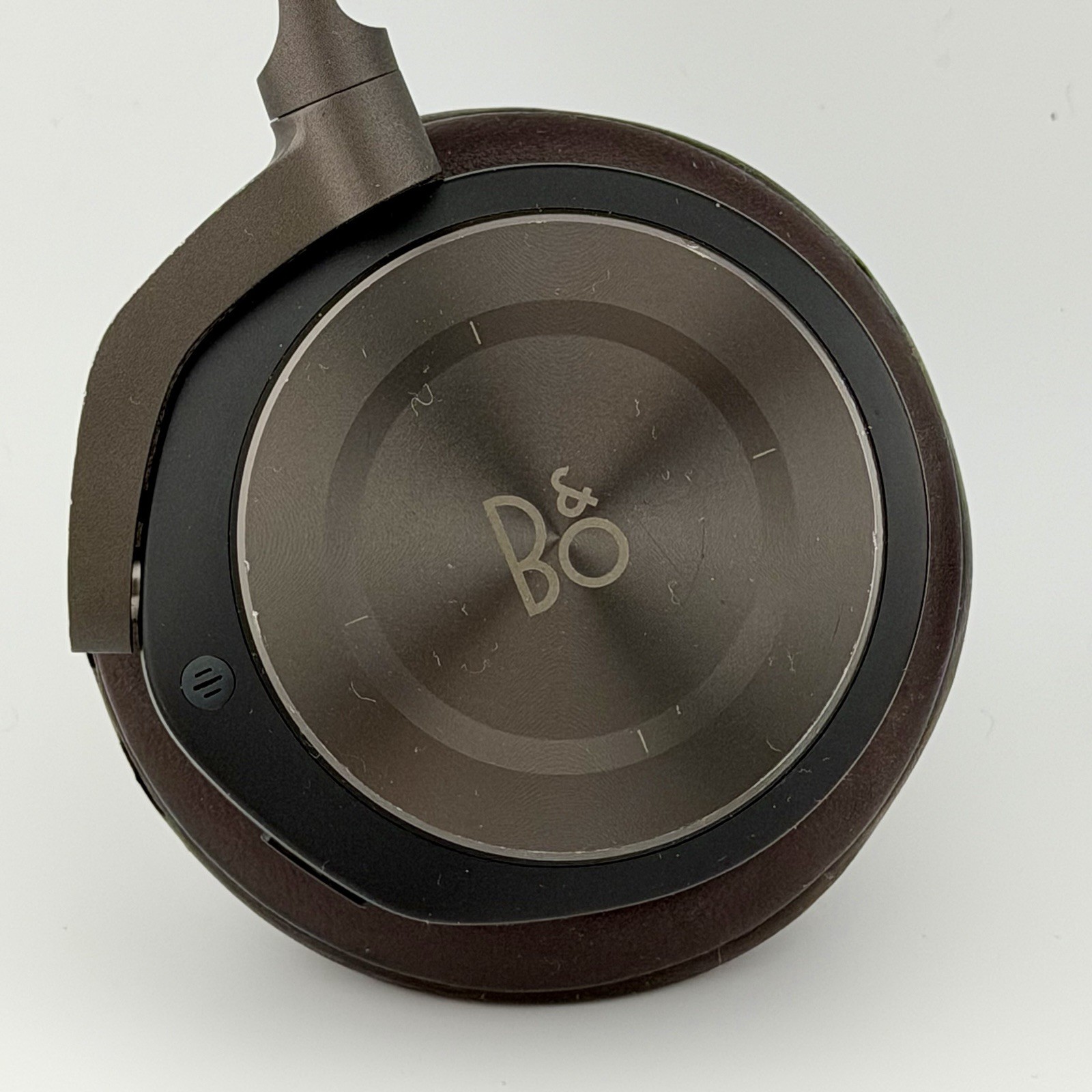 The Bang & Olufsen BeoPlay H8 Wireless Bluetooth Over-Ear Headphones Dark Brown