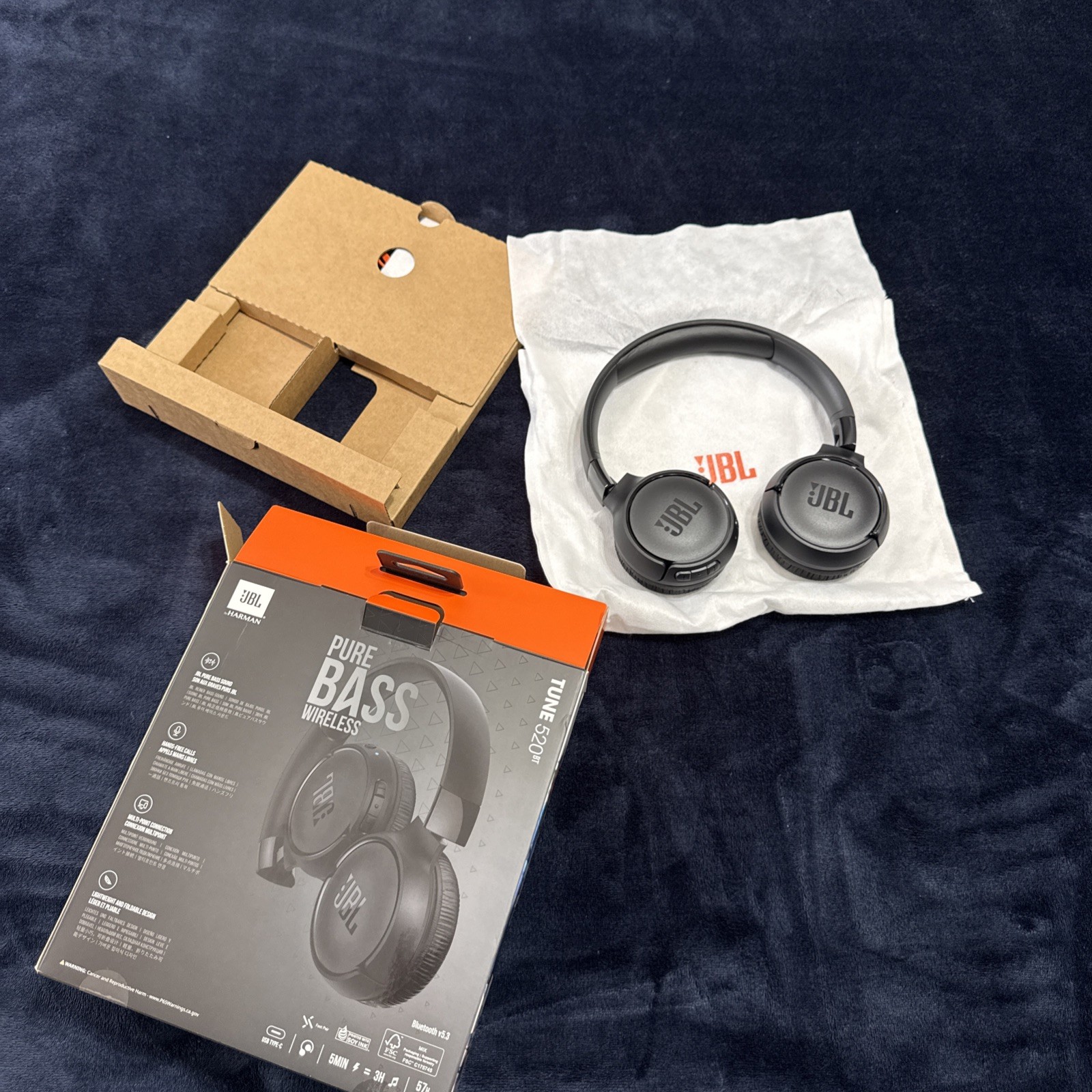 JBL Tune 520BT, Wireless on-ear headphones