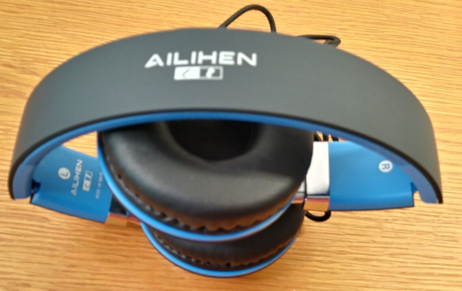Ailihen Wired C8 Headphones In Line Microphone On-Ear Volume Control Collapsible
