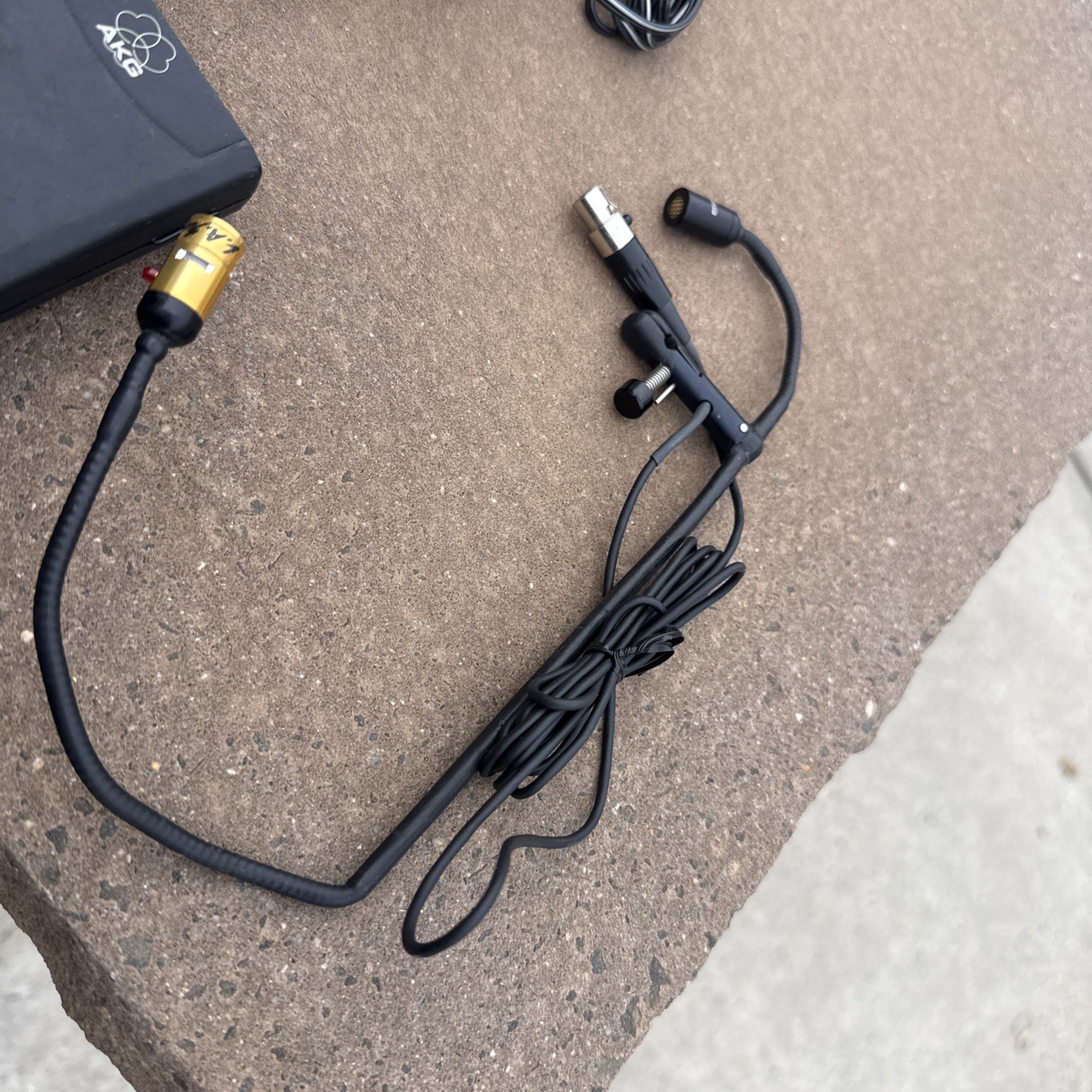 AKG K240 Studio Headphones UHF SR 40 Microphone Charger Transmitter Lot