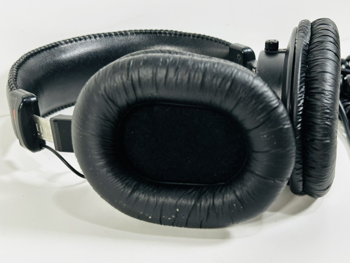 Sony MDR-7506 Closed-Back Professional Headphones (P03066230)