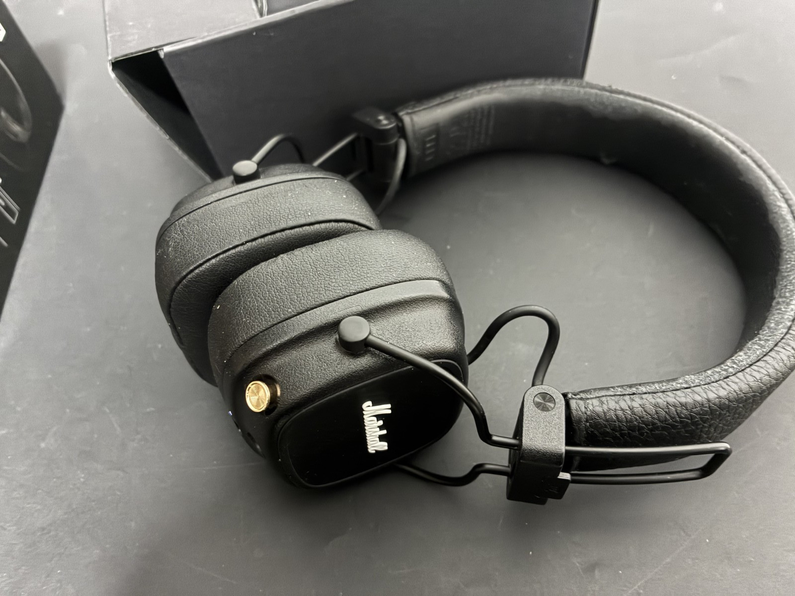 Marshall – Major IV Bluetooth Headphone with wireless charging Black -USED