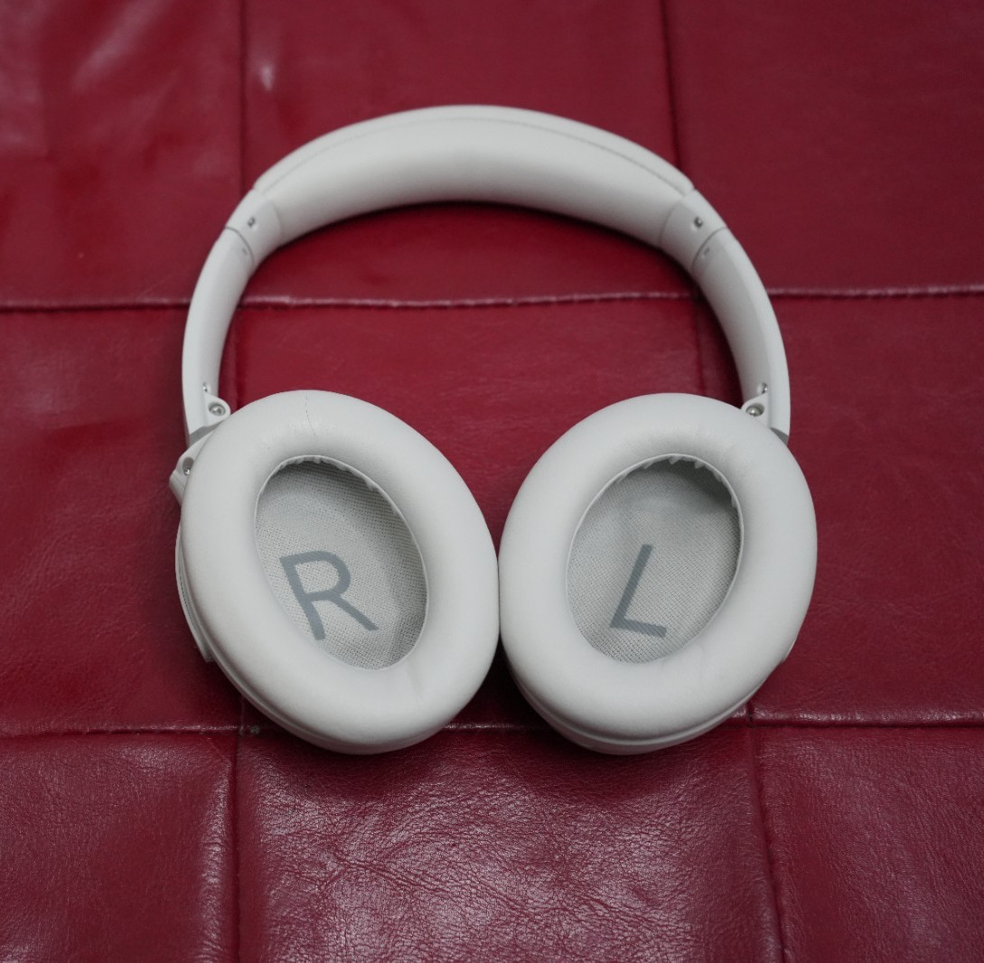 Bose QuietComfort SC Noise Canceling Headphones (2025) White Smoke – Excellent