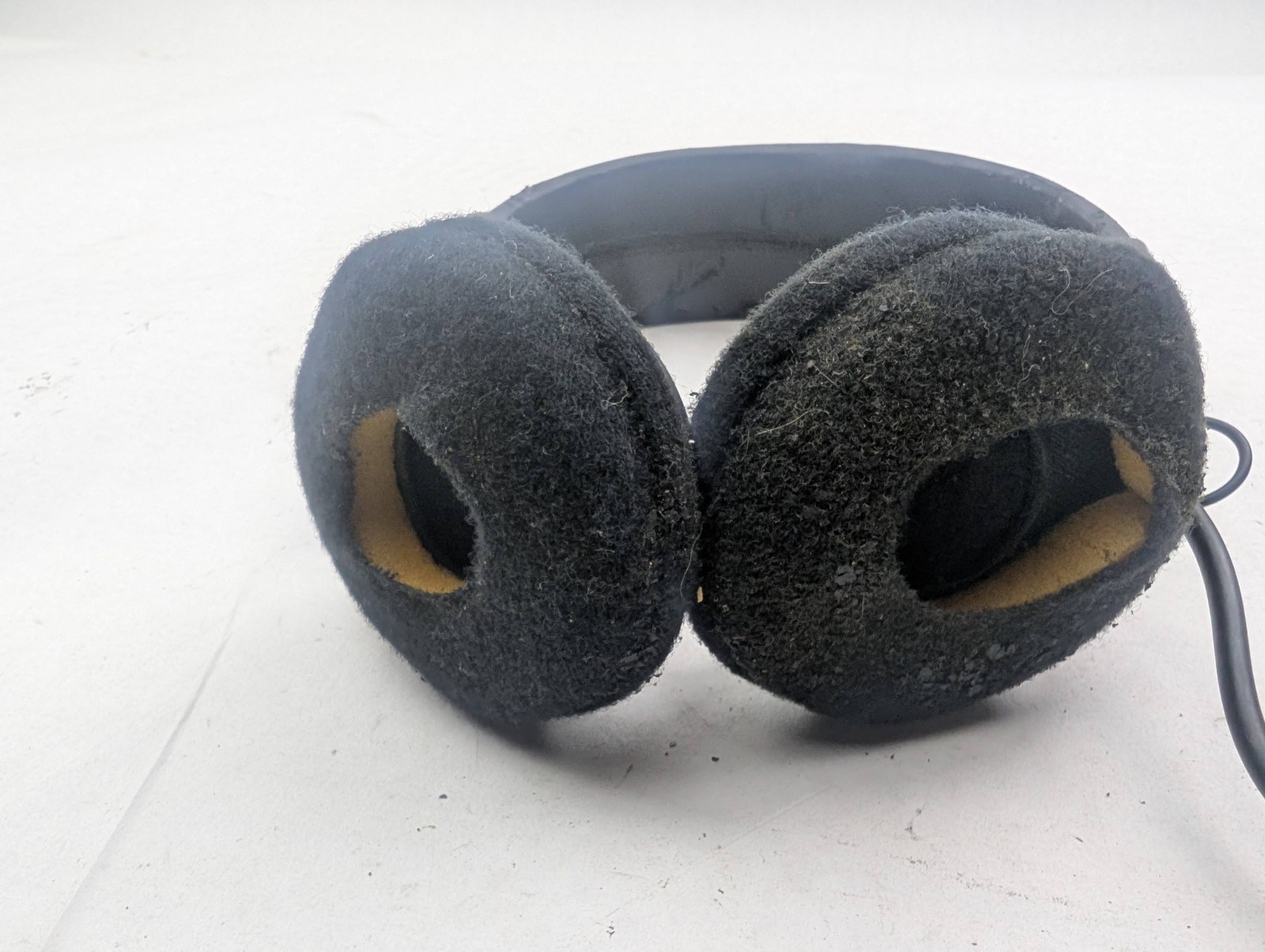 Sony MDR-V4 – Legendary Headphones -Tested Sounds Great Walkman Discman