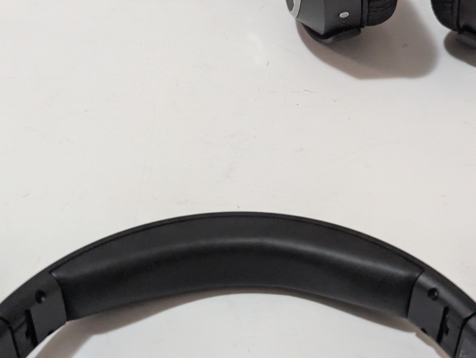 Headphone Raycon The Fitness Bluetooth Over-Ear Headphones Cobalt Blue Ear Pads.