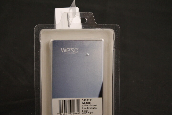 WESC “KAZOO” IN EAR HEADPHONE COLOR BLACK NEW IN BOX