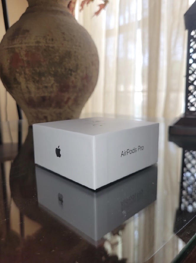 Apple AirPods Pro Wireless Bluetooth In-Ear Earbuds w/ Charging Case White