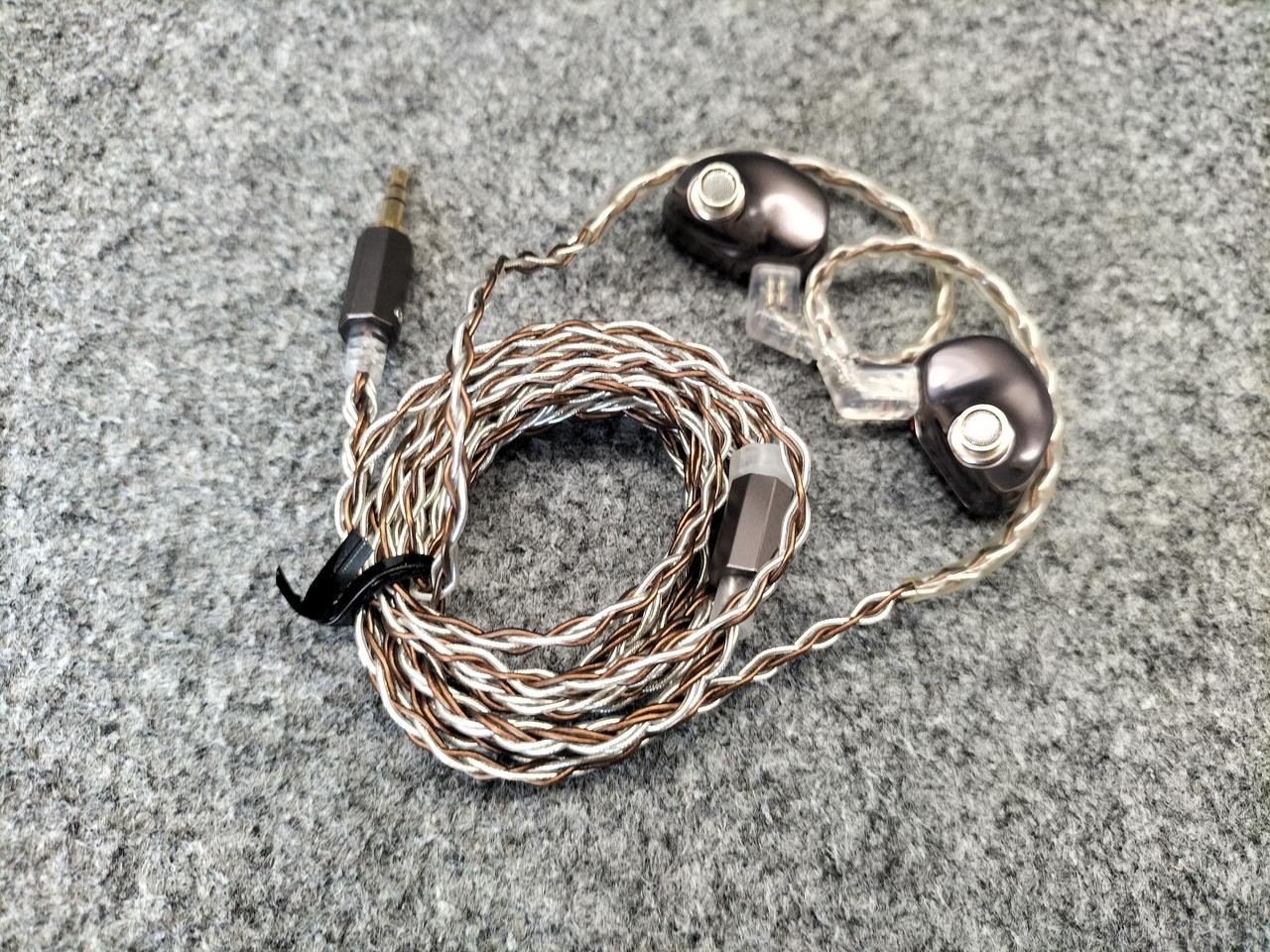 CAYIN YB04 4BA IEMs Knowles/Sonion CNC Aluminum 2pin Recableable Used