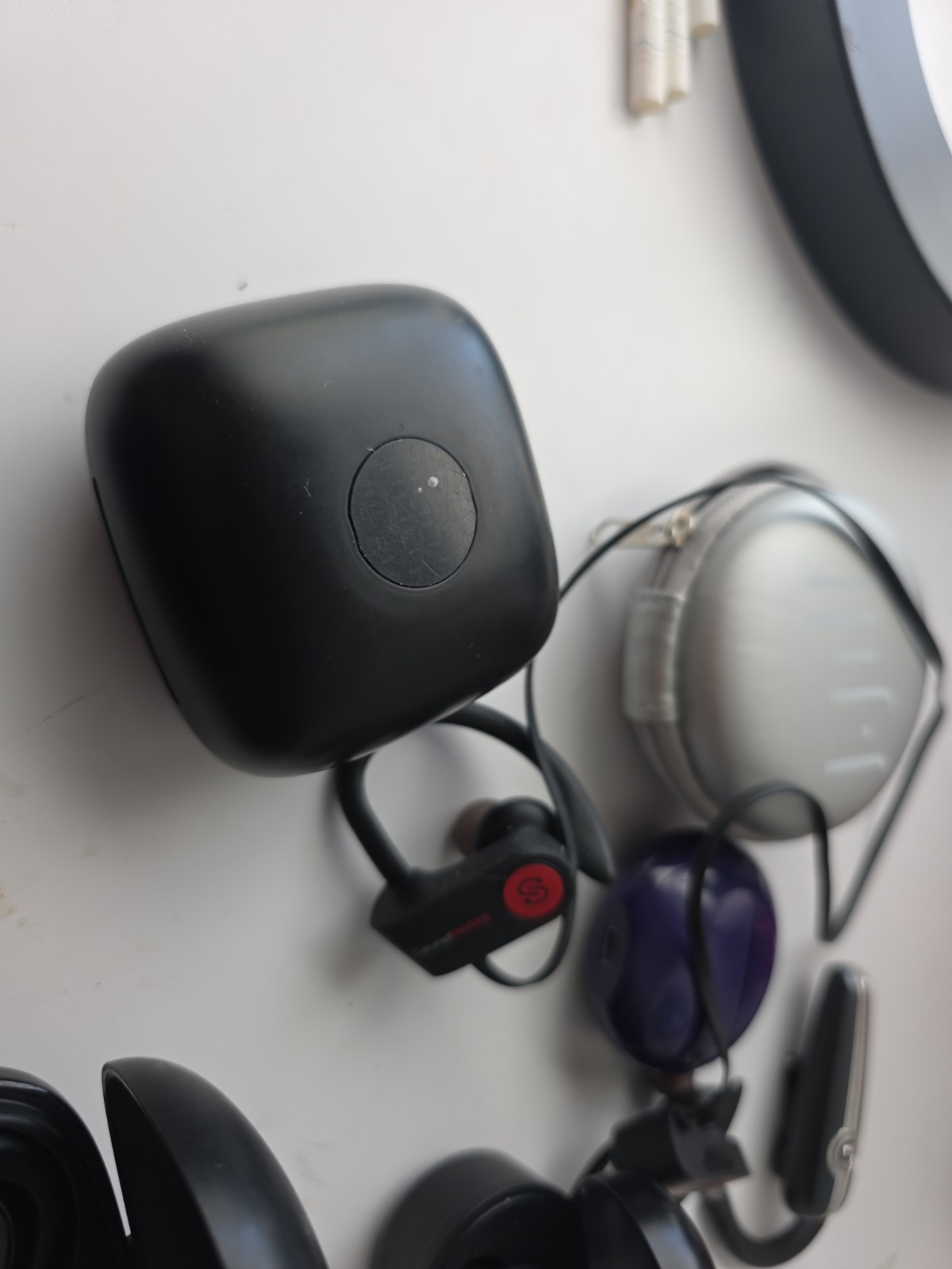 Mixed Lot 8 Earbuds Sets Wireless Bluetooth Unbranded Uncleaned