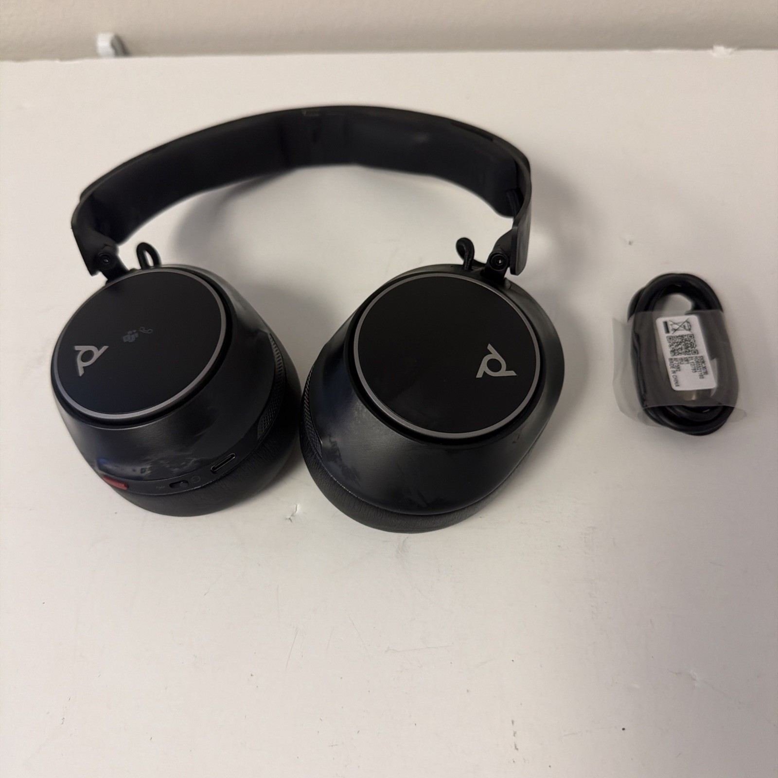 Poly Voyager Surround 80 UC Headset – BLACK
