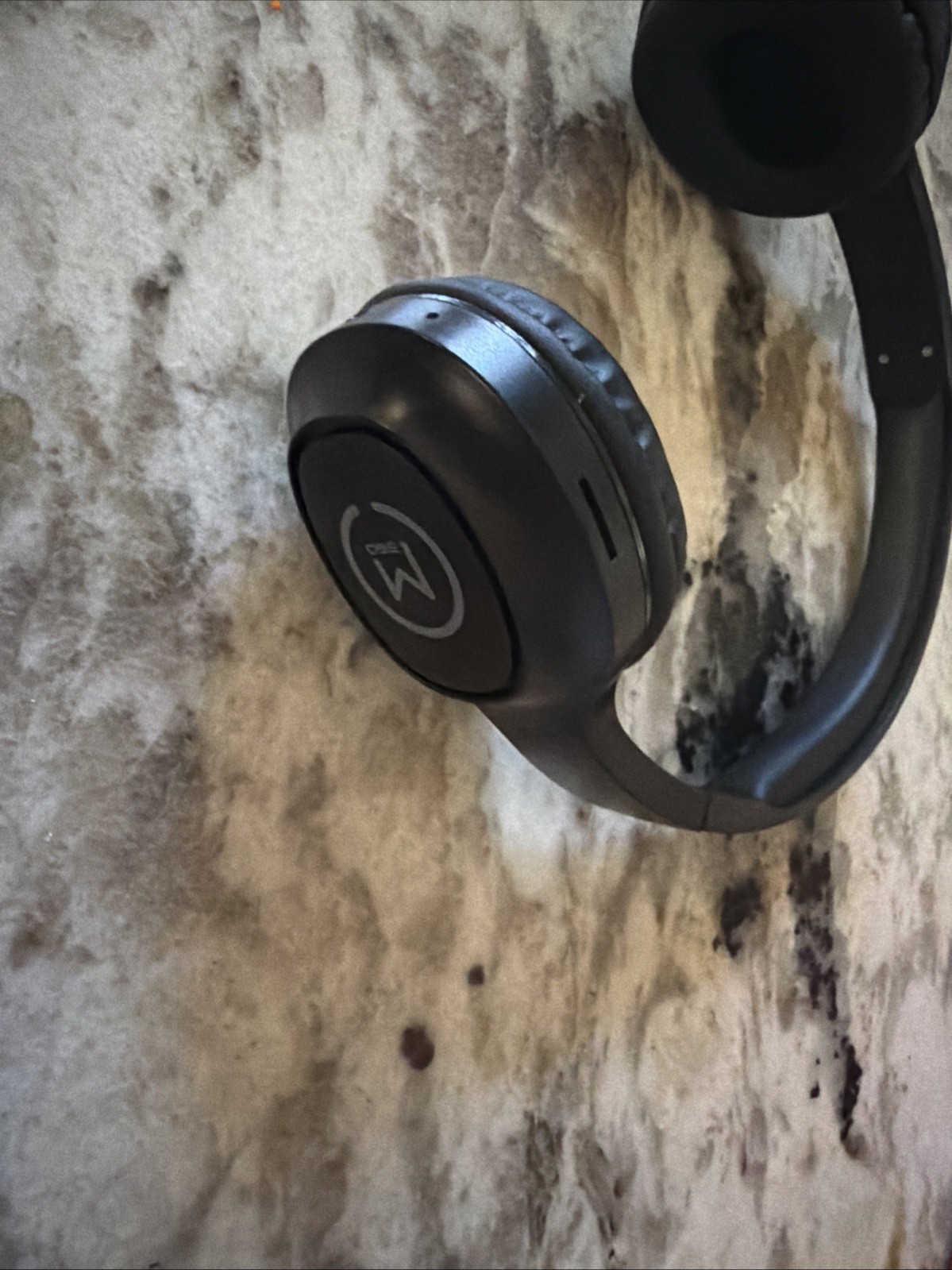 MORPHEUS 360 HP4500B Wireless Stereo Headphones Black and White
