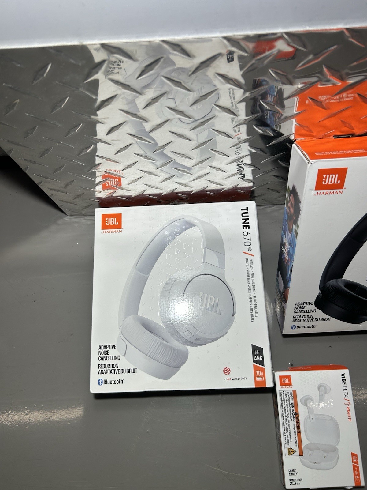 Assorted JBL 670 And Vibe True Wireless Headphones & Earbuds Lot of 3