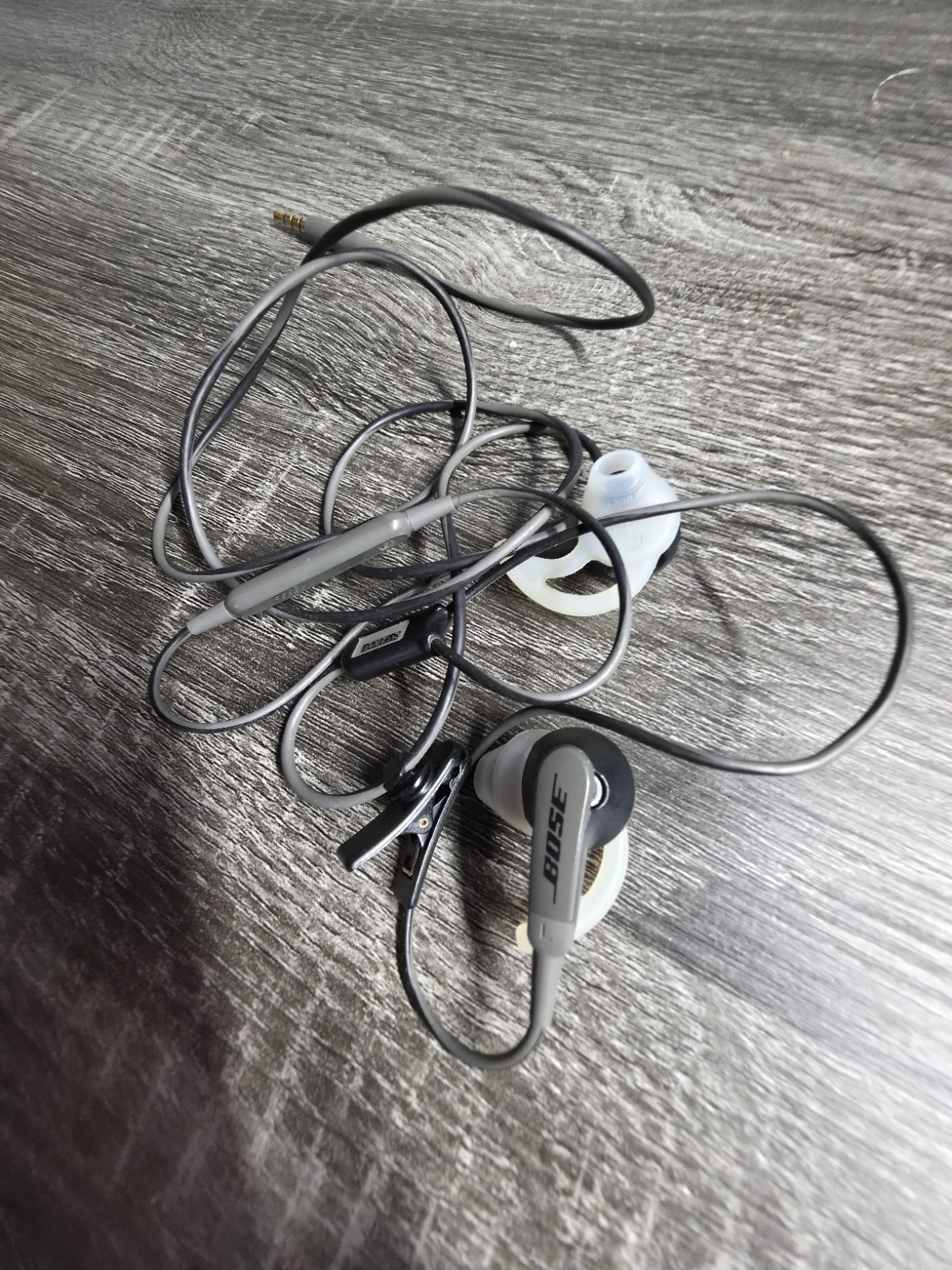 Bose SoundSport Wired 3.5mm Jack Earbuds In-ear Headphones Charcoal Blk Earbuds