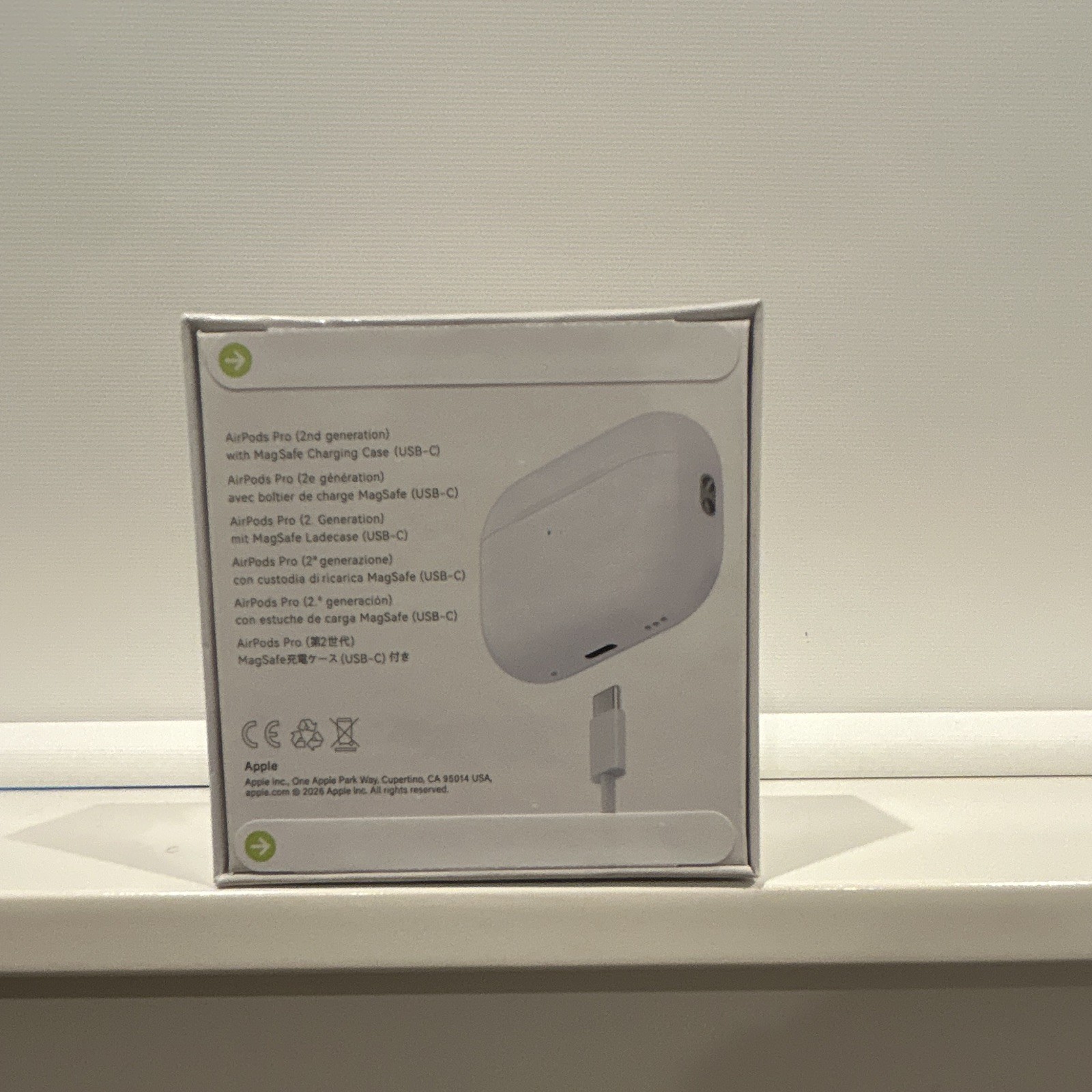 Apple AirPods Pro (2nd Gen) In-Ear Earbuds MagSafe Case USB-C Bluetooth White