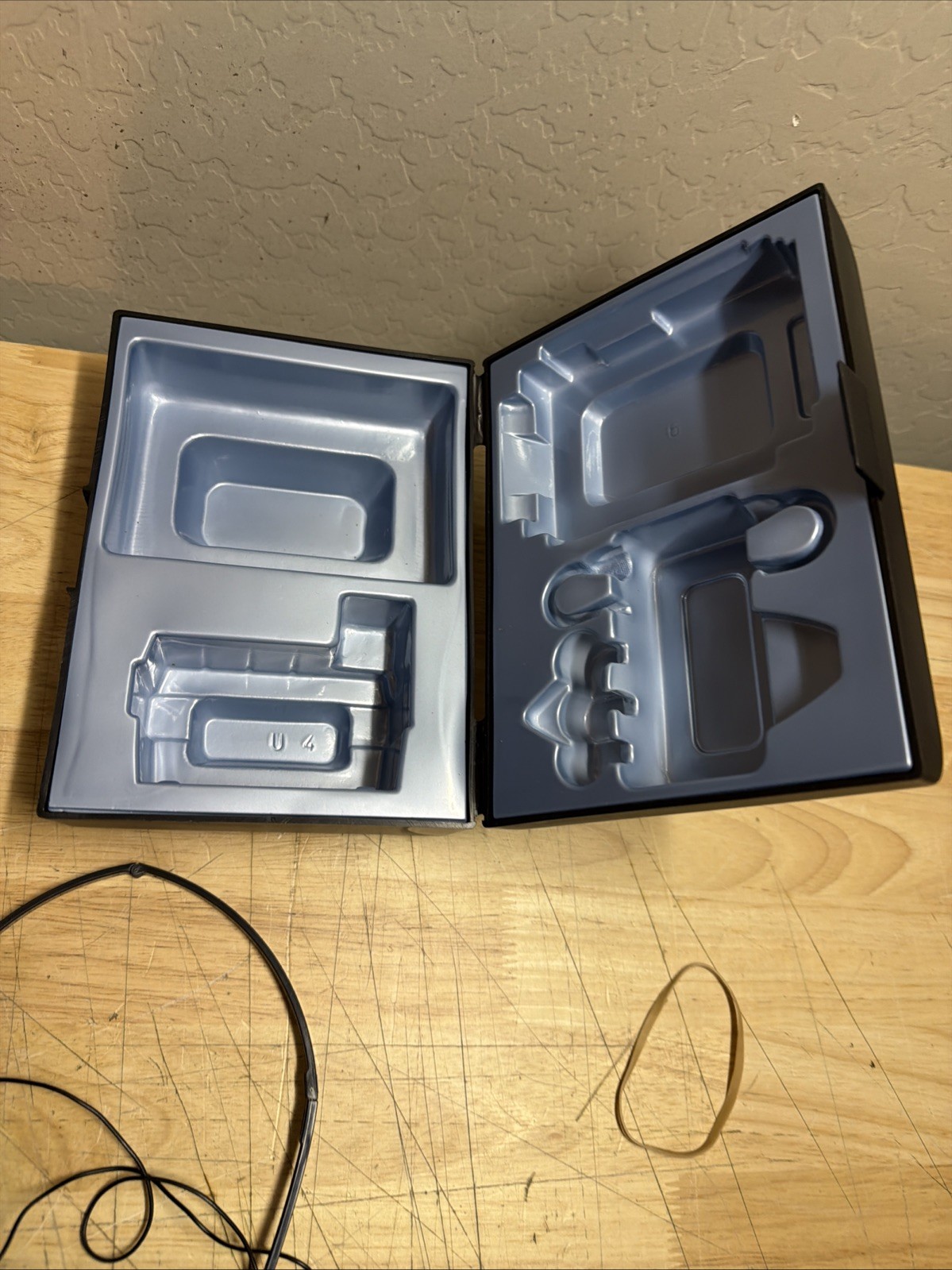 SONY WALKMAN MDR-A20 TURBO HEADPHONES W/ CHARGER AND WM-F702 HARD PLASTIC CASE