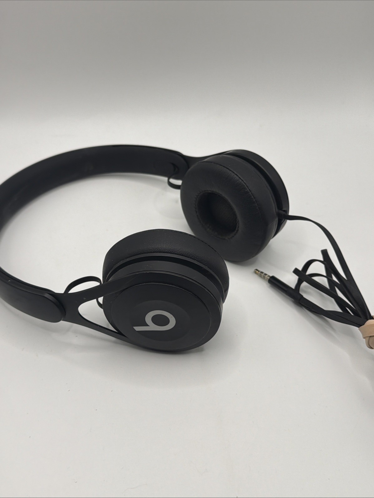 Beats EP Wired On-Ear Headphones Black With 3.5mm Jack & Adjustable Headband