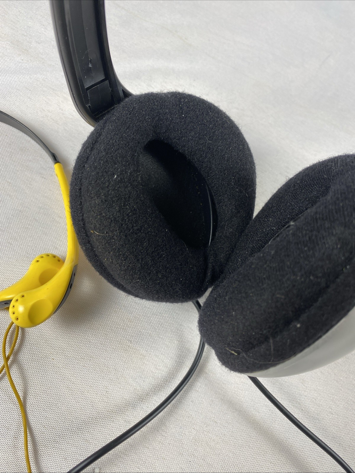2 As Is VTG Sony Headphones MDR-CD180 MDR-W014