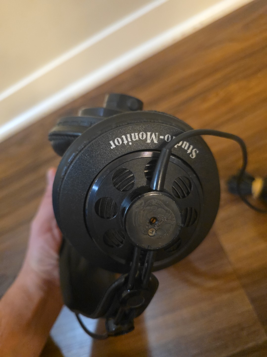 AKG STUDIO MONITOR HEADPHONES