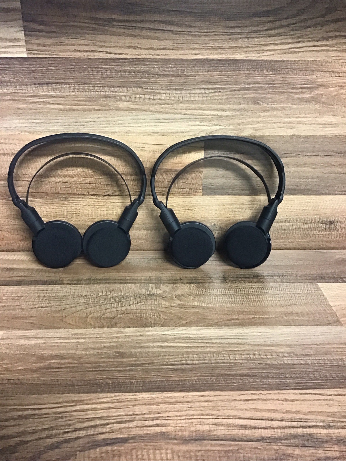 Pair Of 2005-2020 Honda Odyssey Pilot Rear Entertainment Wireless Headsets EUC