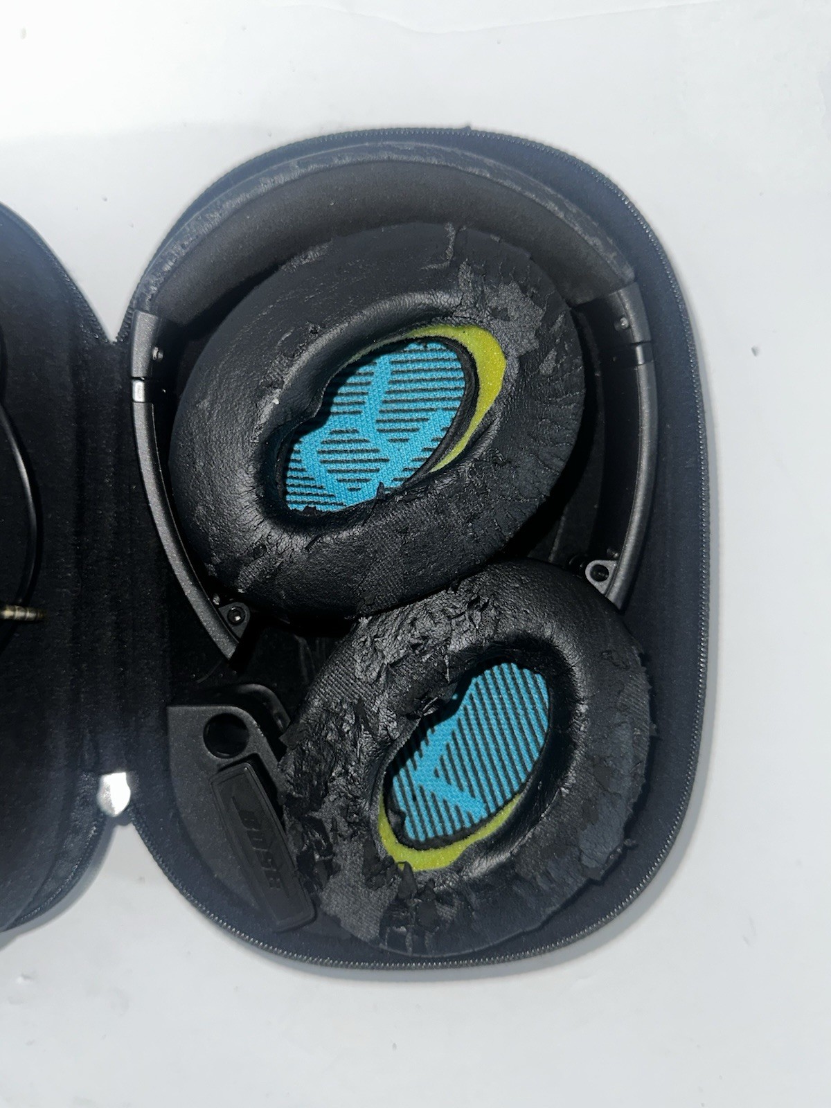 Bose QuietComfort 25 Acoustic Noise Cancelling Headphones Black Needs Pads