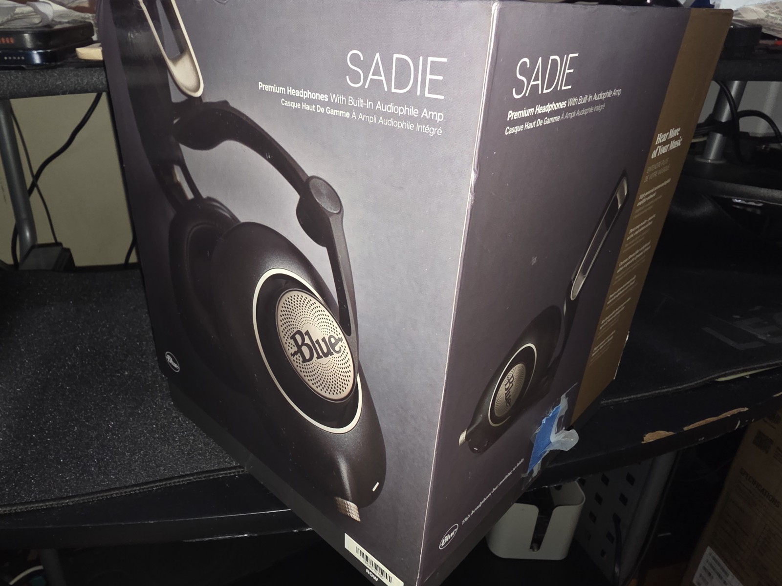Blue SADIE Over-Ear Closed-Back Headphones – Hi-Fi/Studio, Built-in Amp