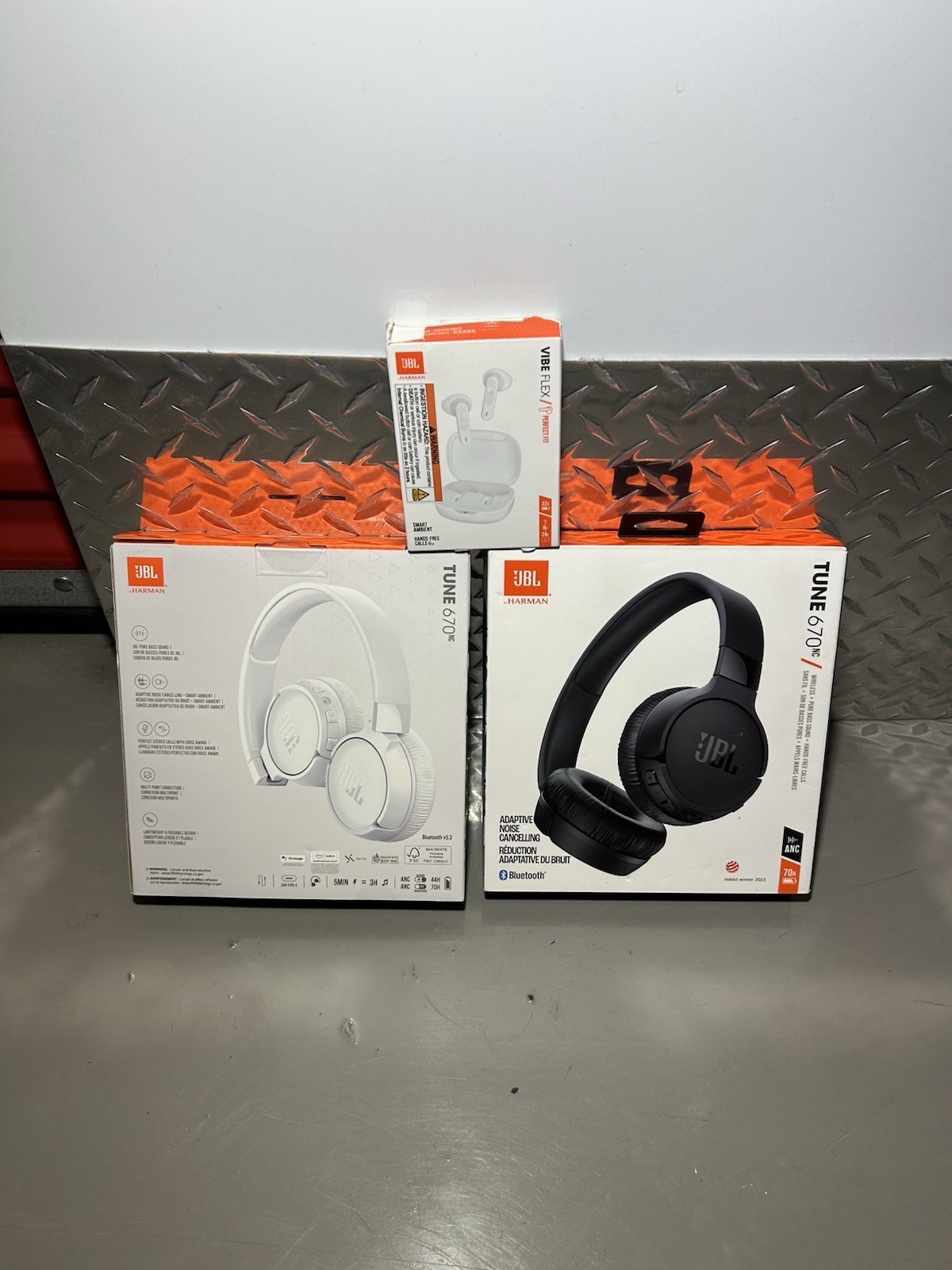 Assorted JBL 670 And Vibe True Wireless Headphones & Earbuds Lot of 3