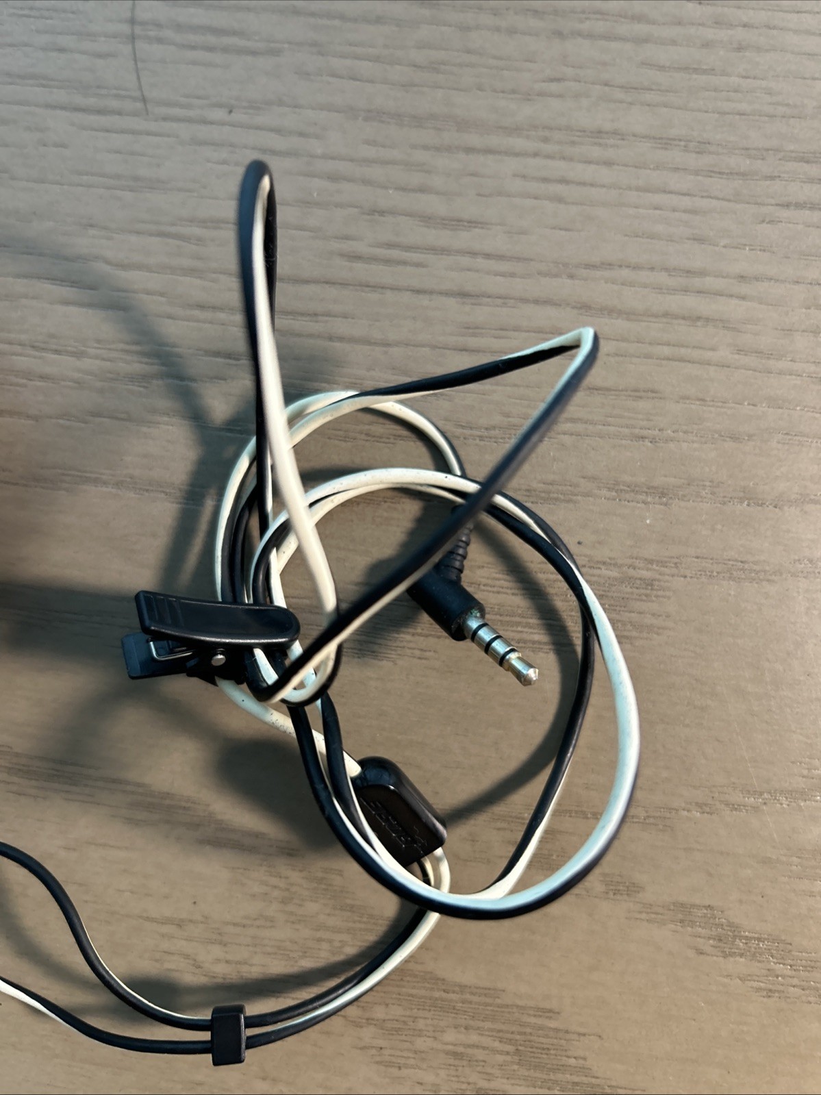 Bose IE2 In-Ear Wired Audio Headphones No Microphone Black White TESTED WORKING