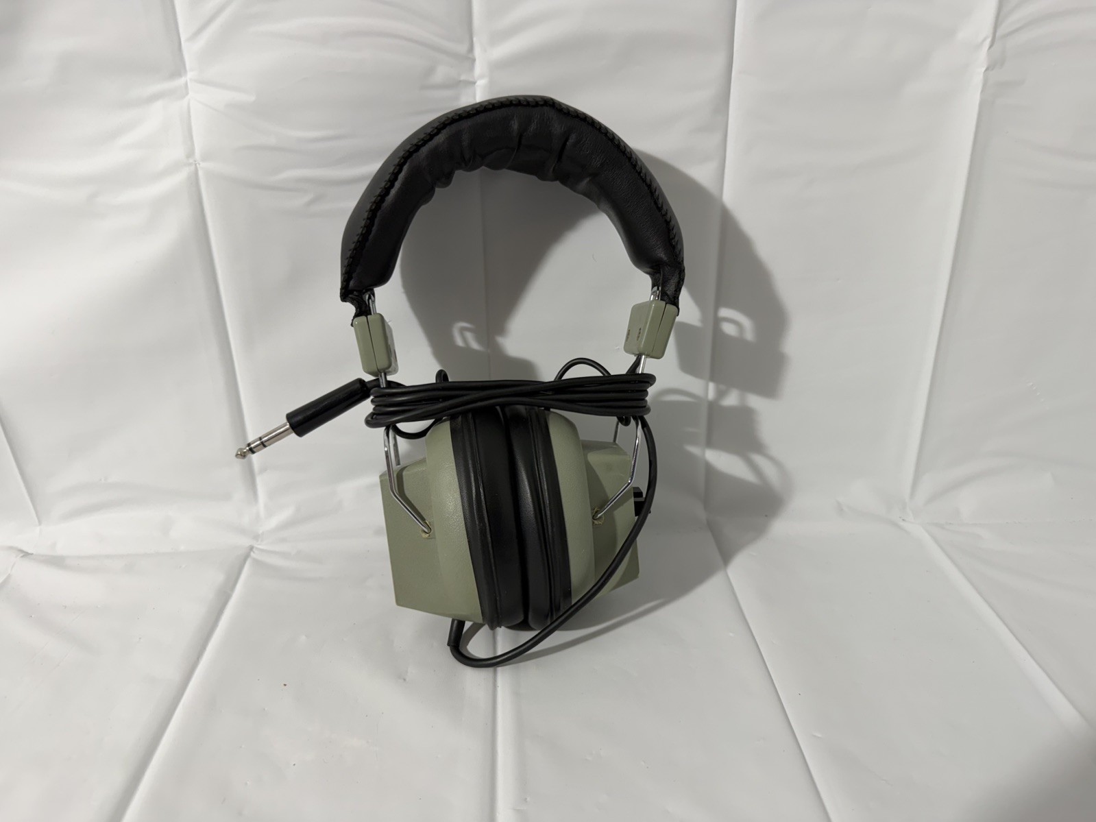 Vintage Realistic Nova 16 Stereo Green Headphones 8 ohms
