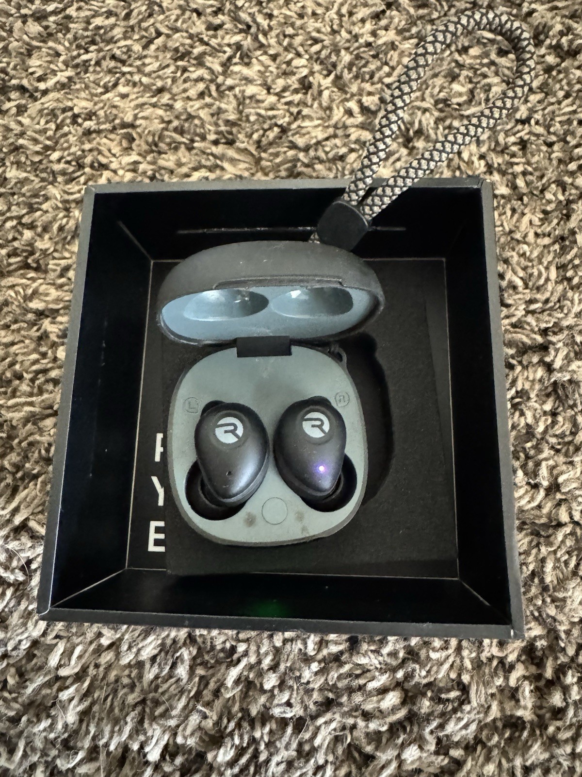Raycon The Fitness Earbud Wireless Noise Canceling Headphones