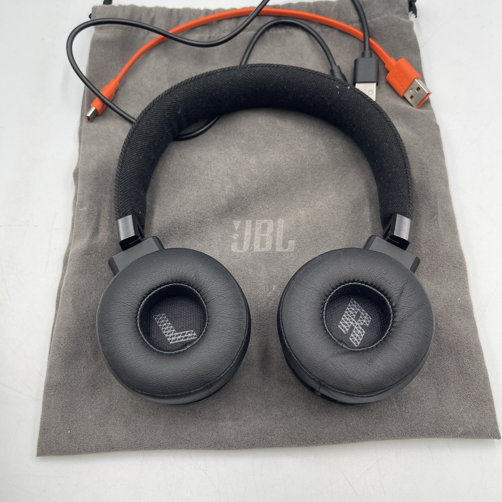 JBL Live 675NC Wireless On-Ear Headphones with Adaptive Noise Cancelling