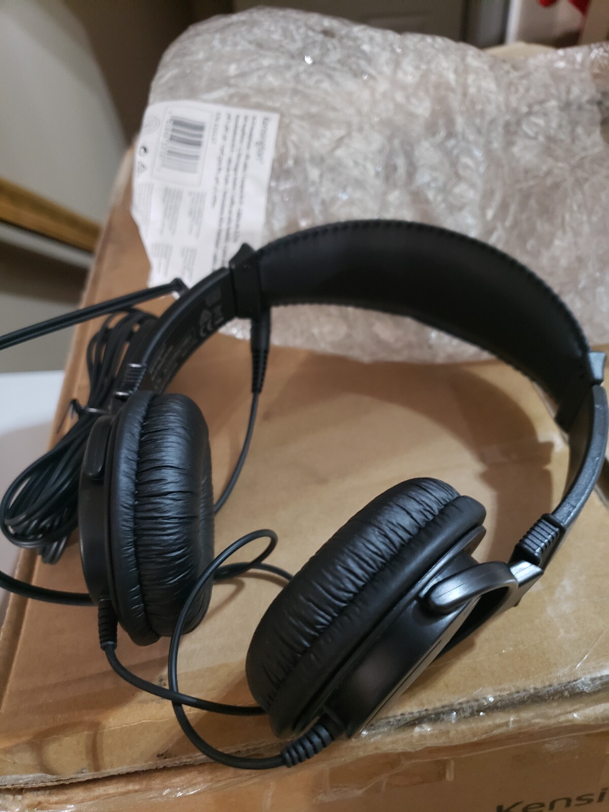 KENSINGTON K33137 HEADPHONE HI-FI —BLACK