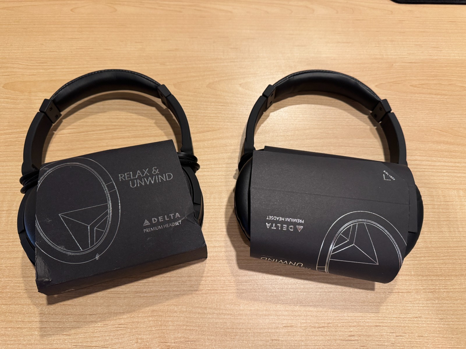 Delta Airlines 1st Class Premium Headset Head Phones Brand New 044208423 2 Pack