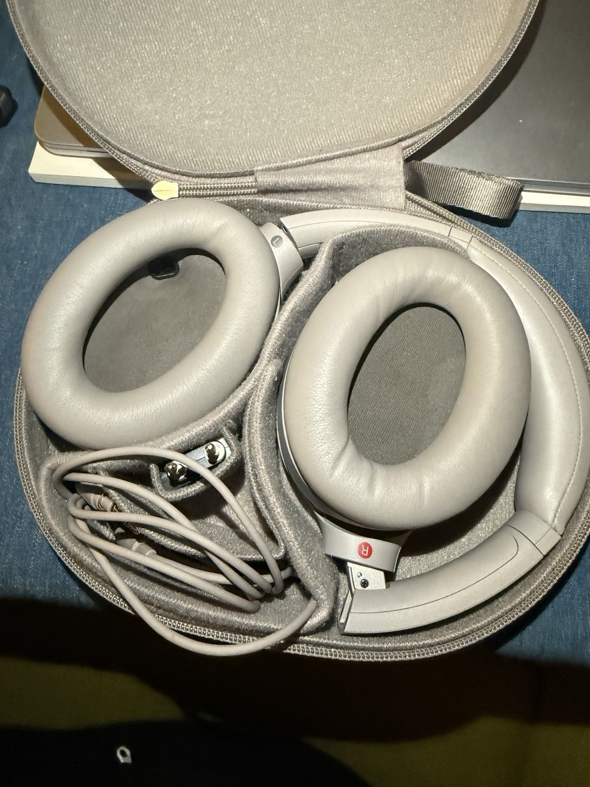 Sony WH-1000XM4 Wireless (Silver)