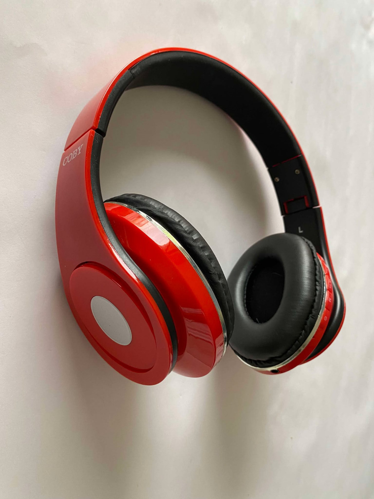 COBY RED HEADPHONES – Over the ear muff Soft Foldable wireless listen VERY GOOD