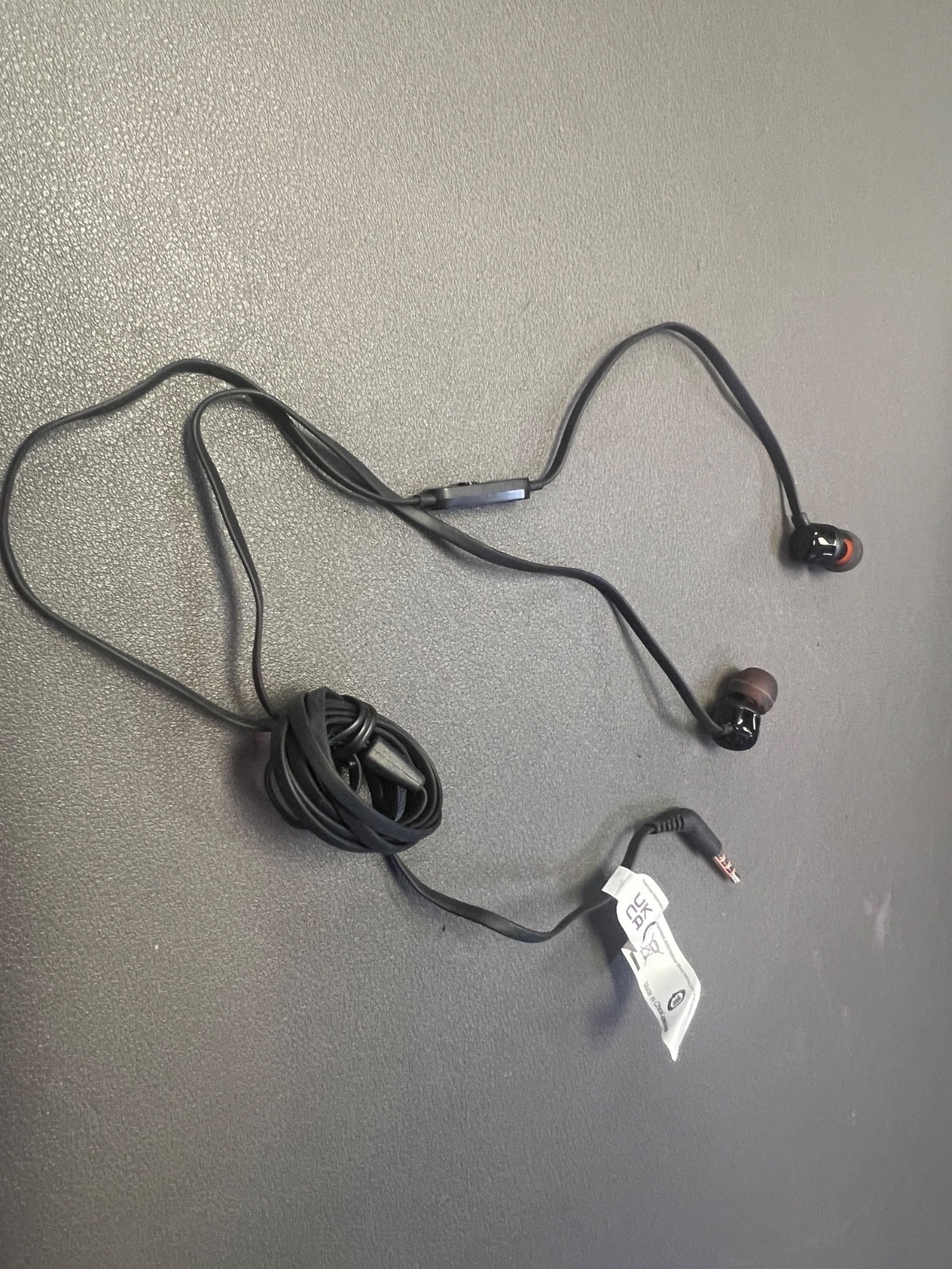 JBL Tune 110 wired in-ear earbuds 3.5mm earphones Pure Bass Sound-BLACK