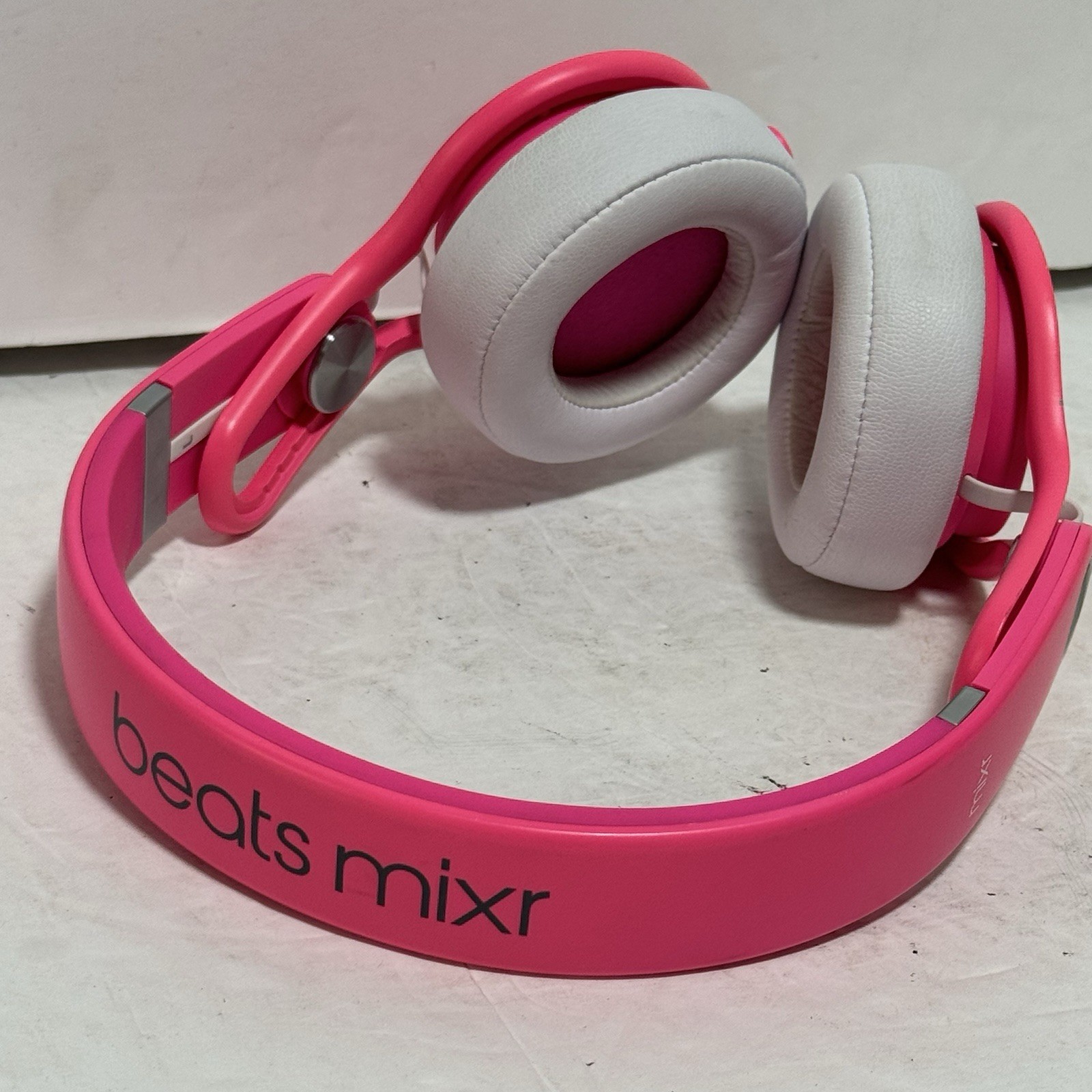 Beats by Dr. Dre MIXR Over the Head DJ Headphones Pink – Tested And Works!!