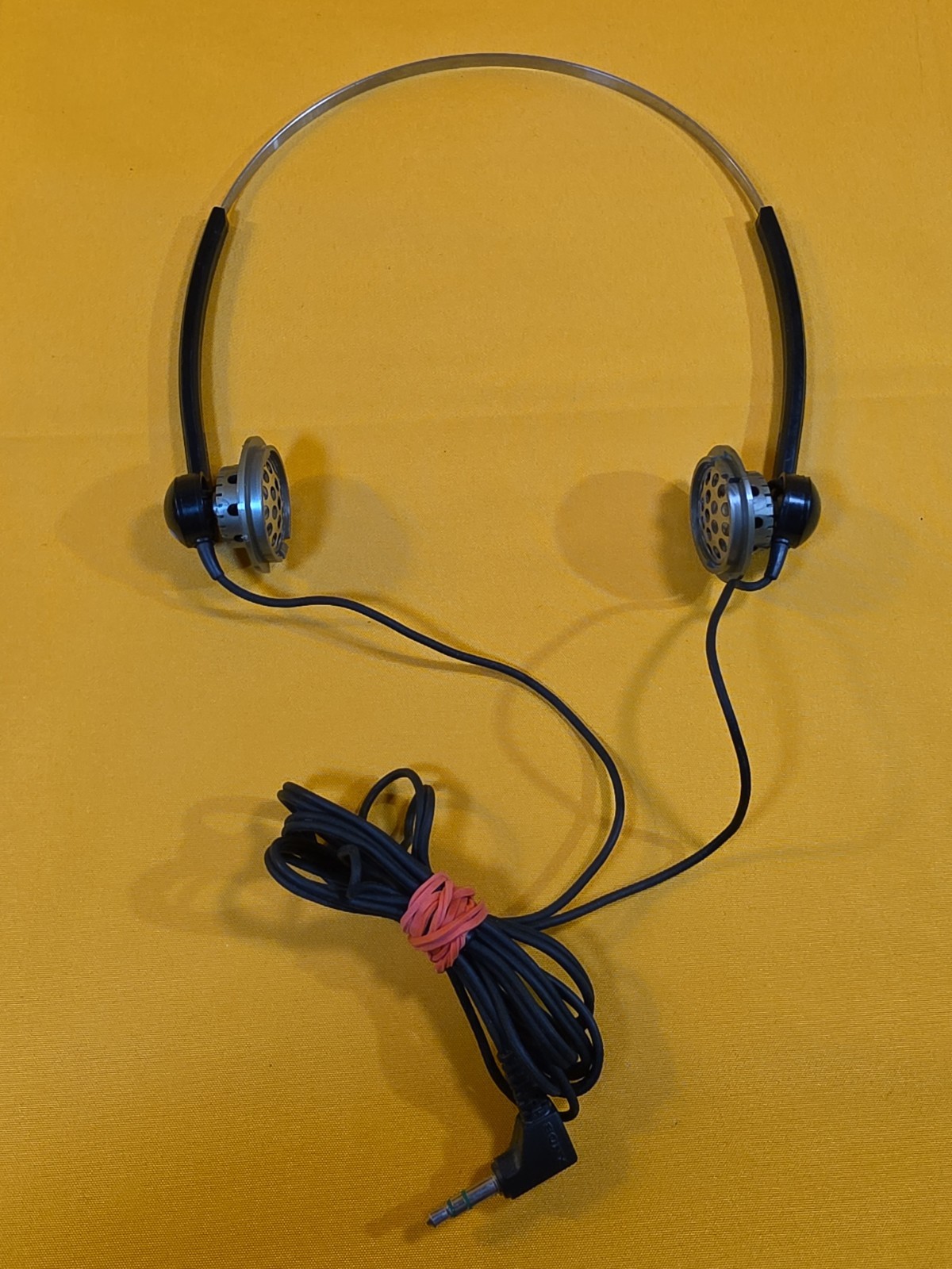 Vintage RARE Sony MDR-20 Dynamic Stereo Headphones Working Great – No Foam Bin13
