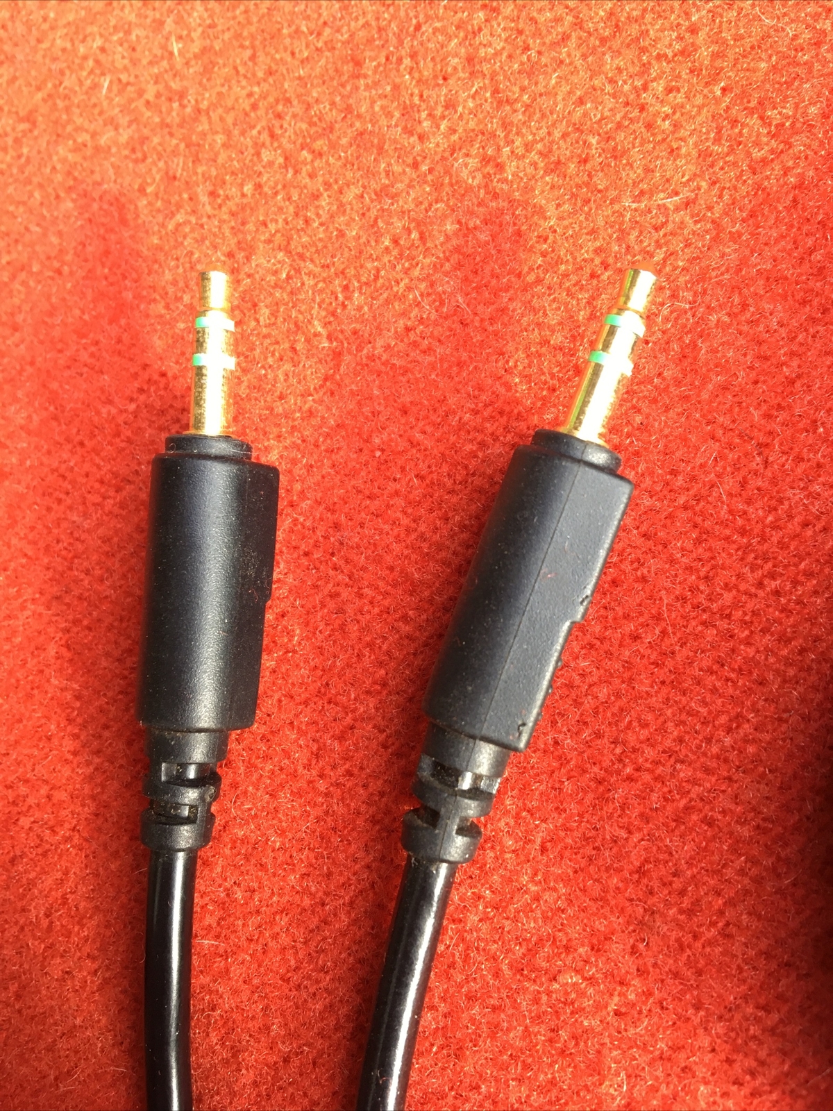 Labtec C-184 Stereo Headphones over the ear pair