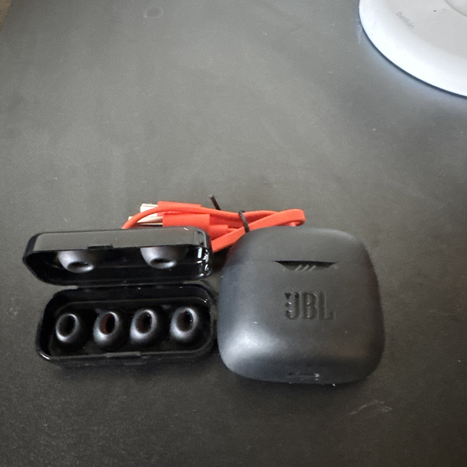 JBL Tune Flex Wireless Ear Buds. Comes With Charger, Earbud Sizes, And Case