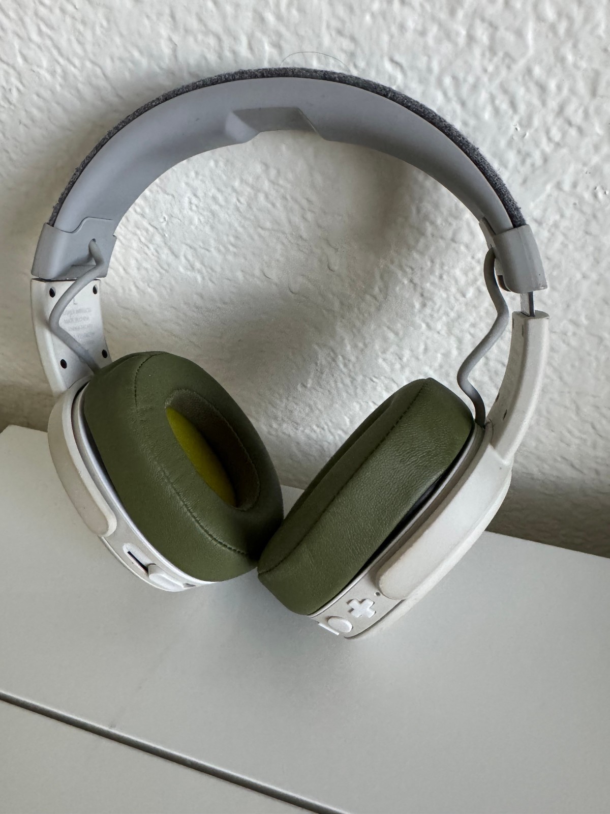 Skullcandy Crusher Wireless Bluetooth Over-Ear Headphones White/Green S6CRW Fold