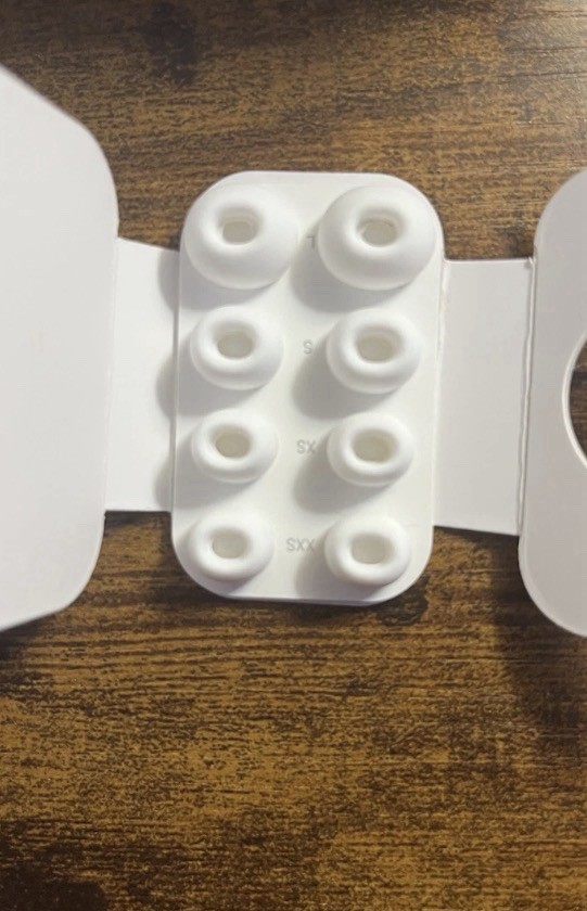 Apple AirPods Pro 3 Wireless Bluetooth In-Ear Earbuds w/ Charging Case White