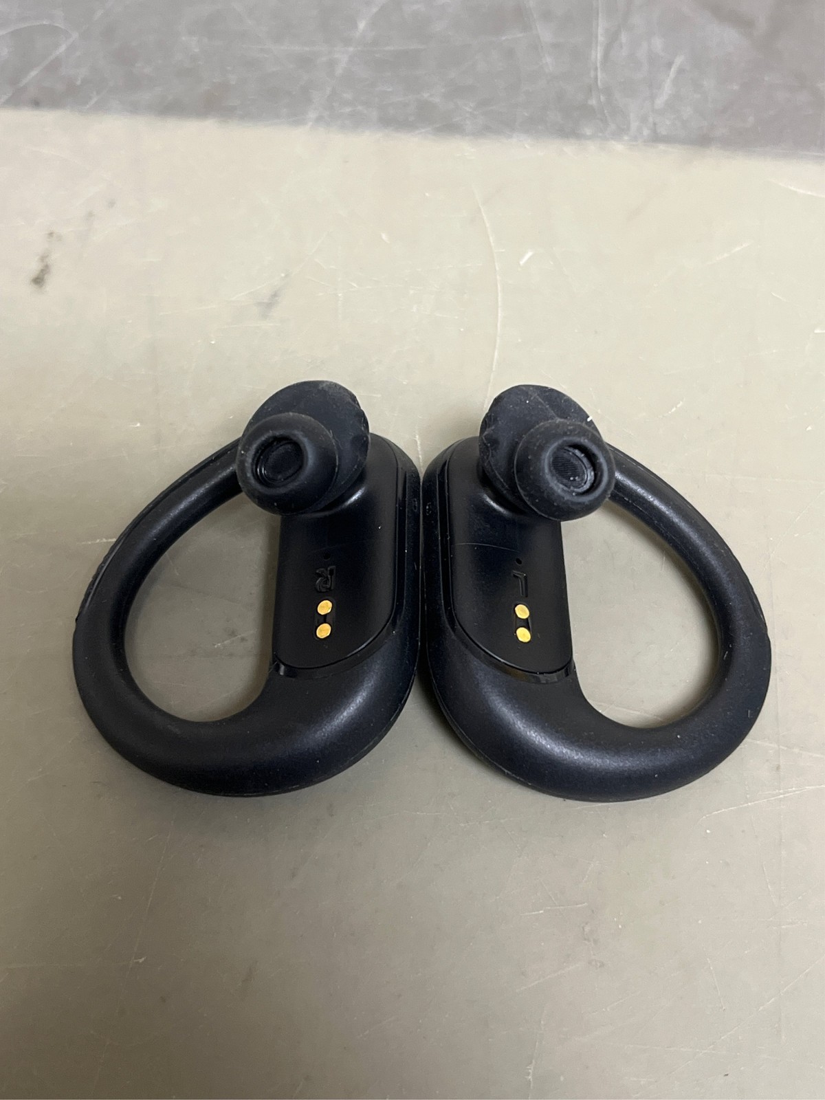JBL Endurance Peak 3 Wireless Bluetooth Earhook Earbuds w/Charging Case Black