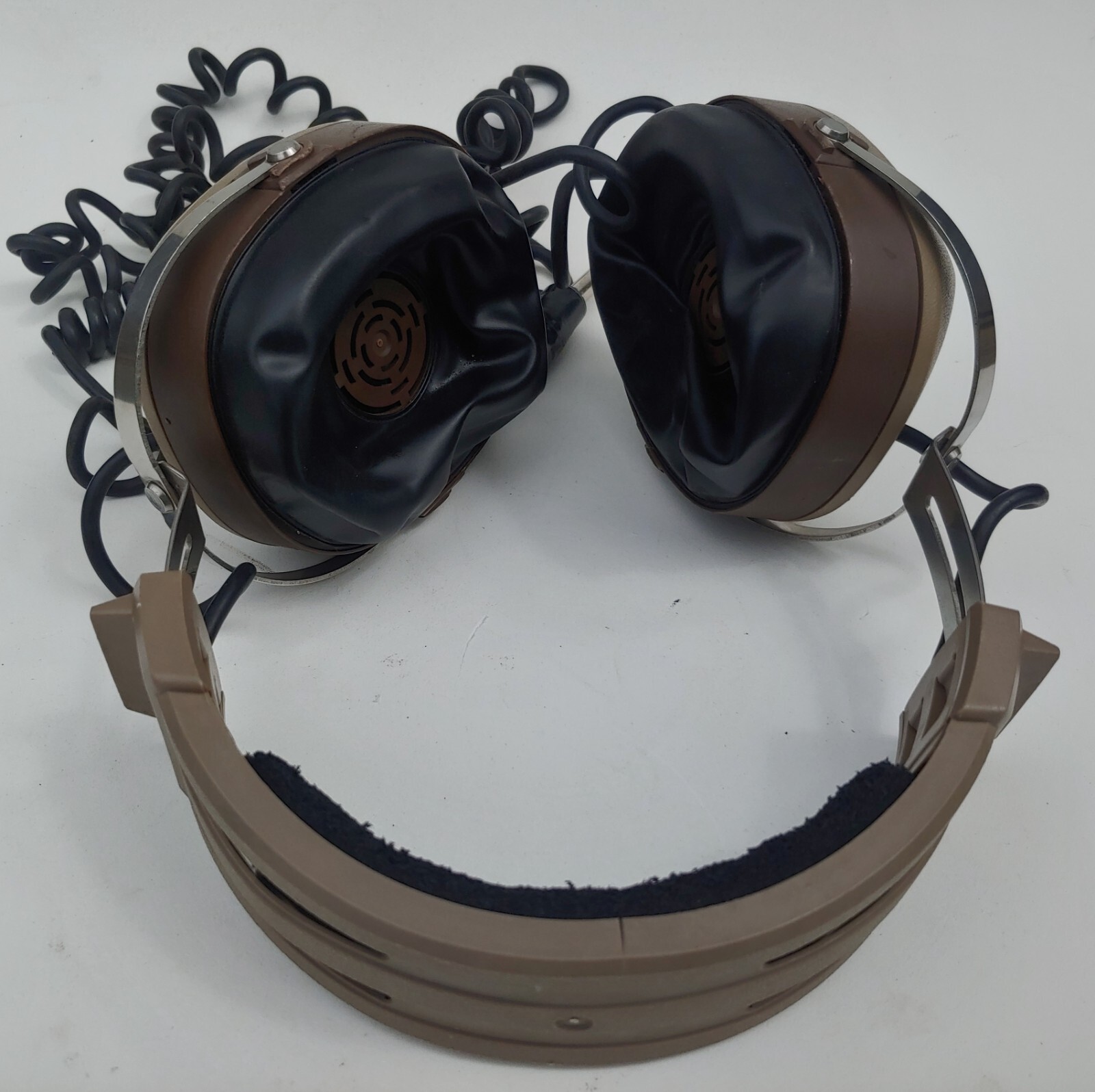 Realistic Pro 20 Over Ear Headphones W/ Curly Cable Brown Vintage Radio Shack