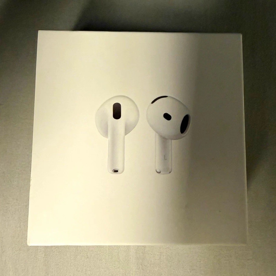 Apple AirPods 4 Non-ANC SEALED & HAS RECEIPT