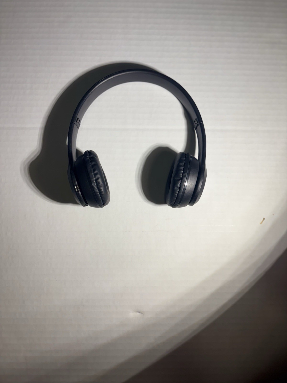 This one Pair of Headphones Have A range Of 20 To 20000 Hz
