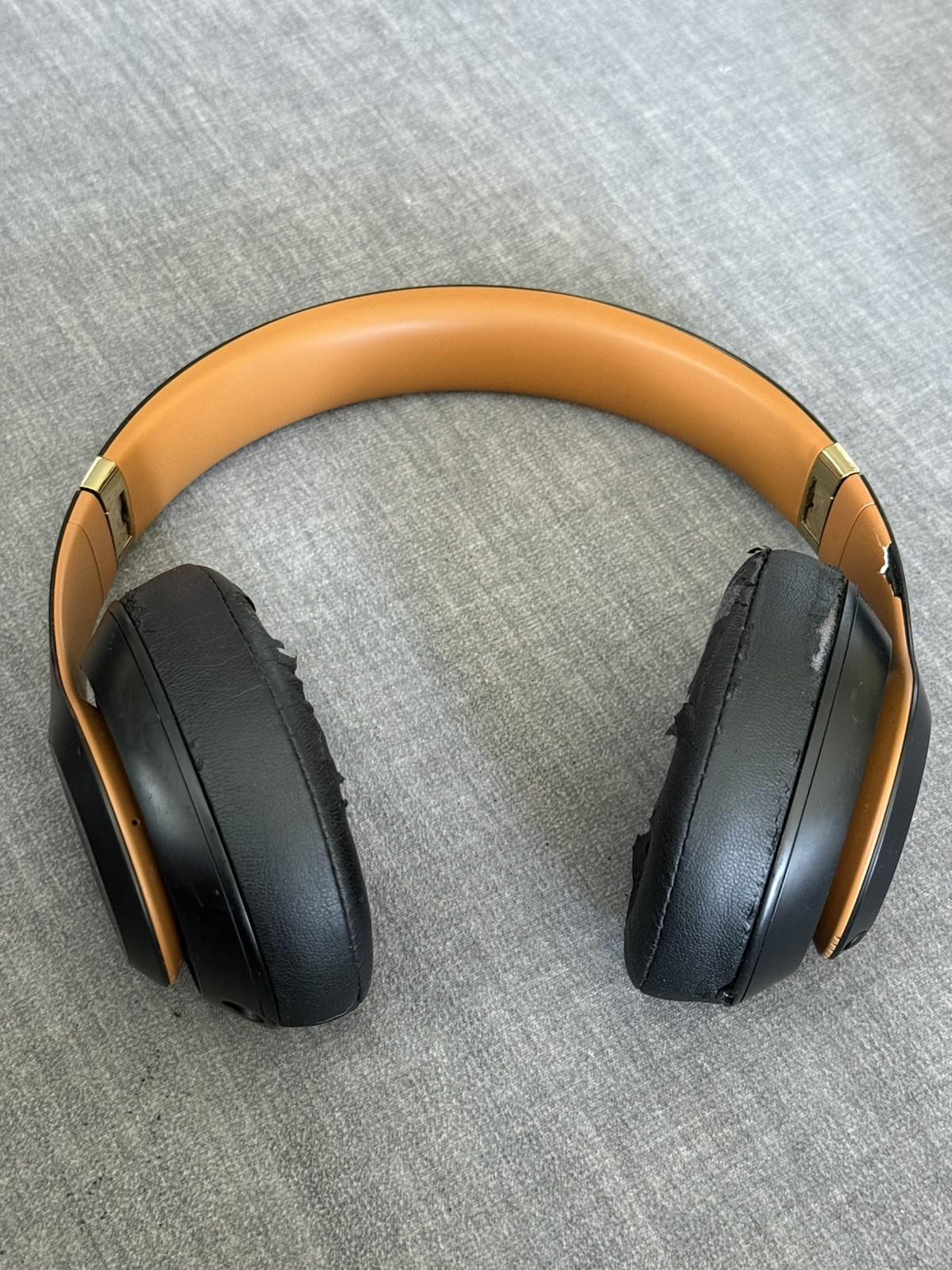 Beats by Dr. Dre Studio3 Over the Ear Wireless Headphone A1914 Black/Brown*READ*