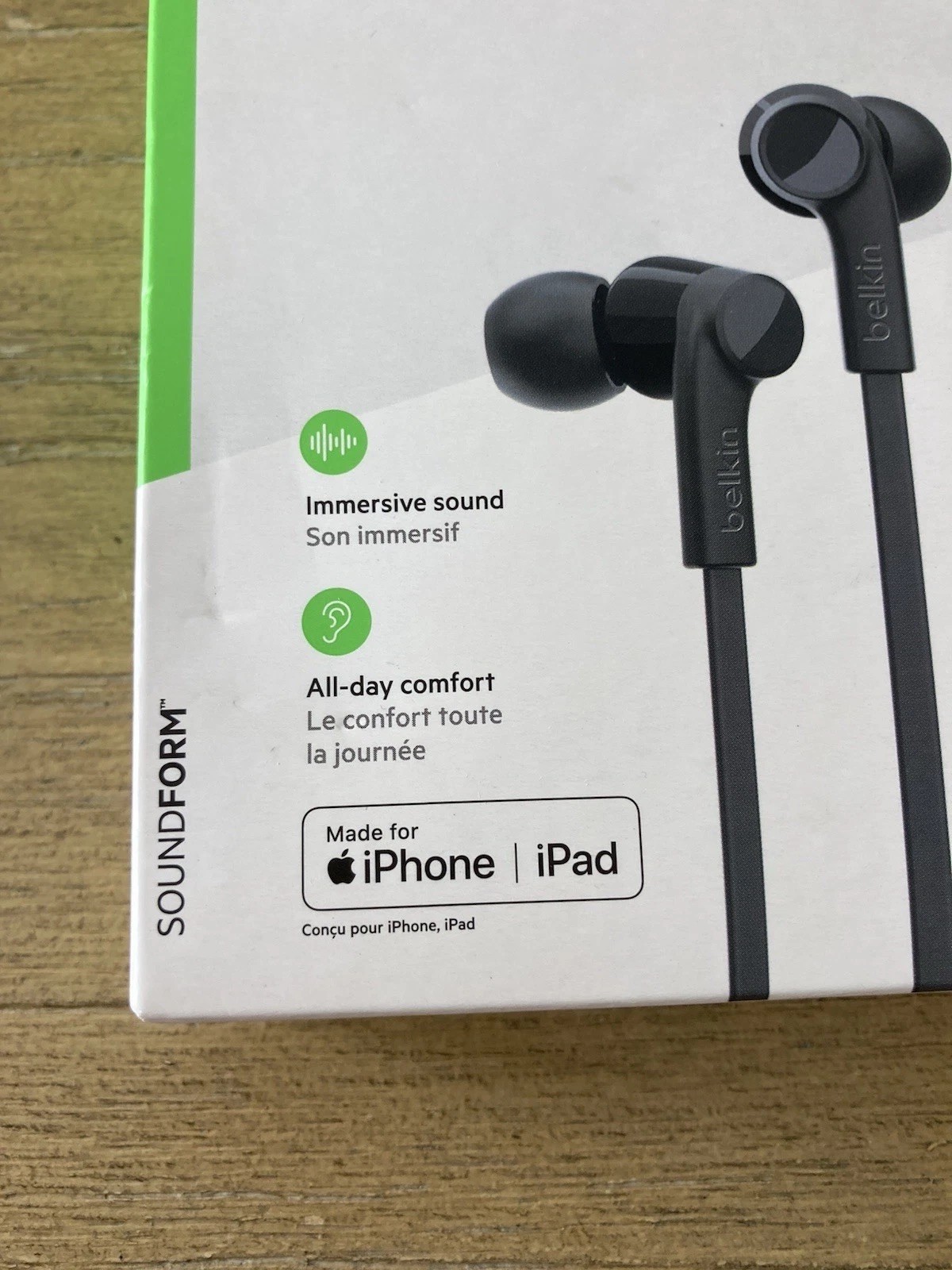 NEW BELKIN WIRED HEADPHONES WITH LIGHTNING CONNECTOR BLACK NEW IN BOX